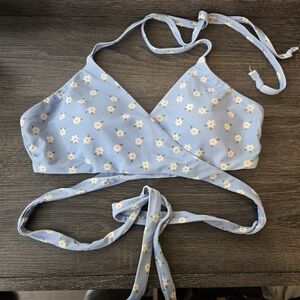 Hollister Daisy Wrap Bikini Top Size M